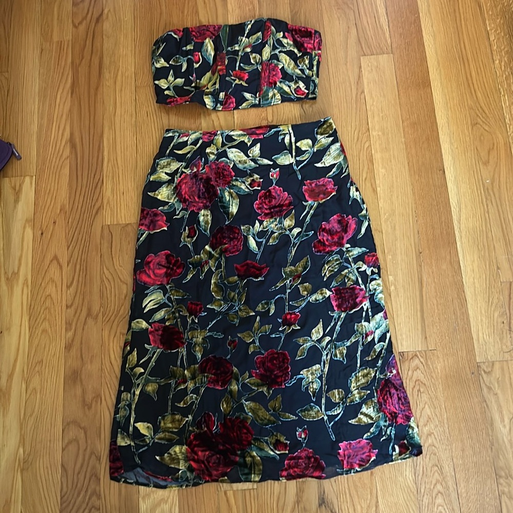 Fashion Nova 2 piece Floral skirt set